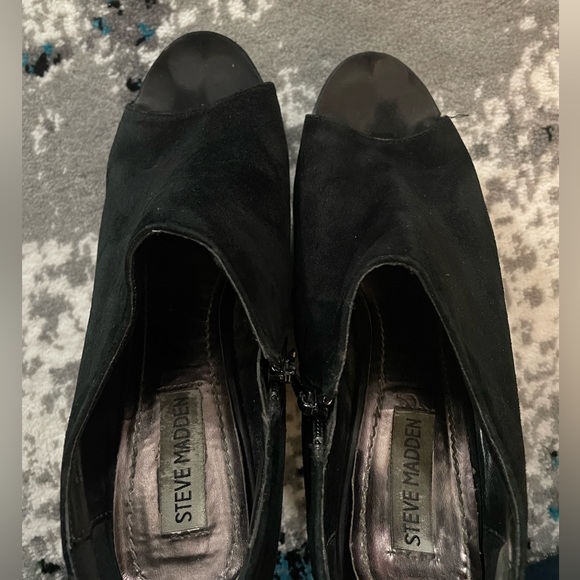 🖤 Steve Madden Wedge Peep-Toe Booties 🖤 - Picture 8 of 9
